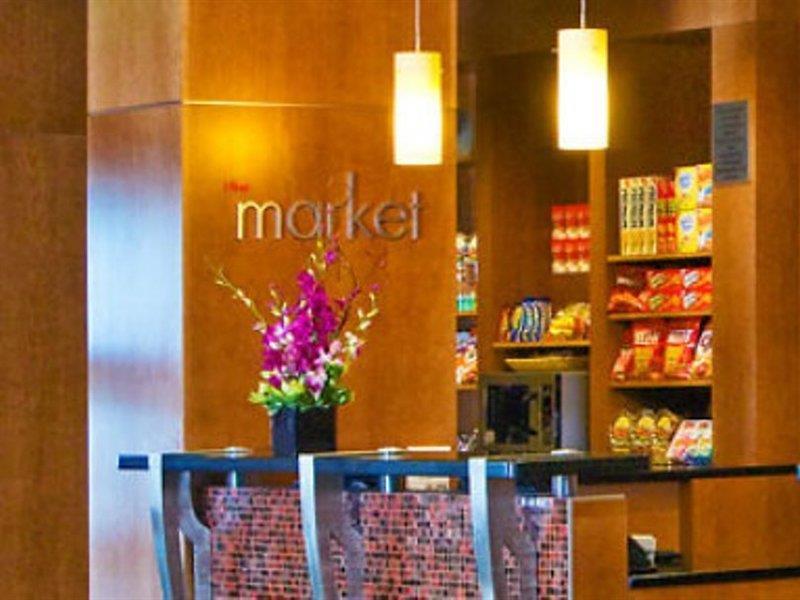 Courtyard By Marriott Boston Logan Airport Exterior foto