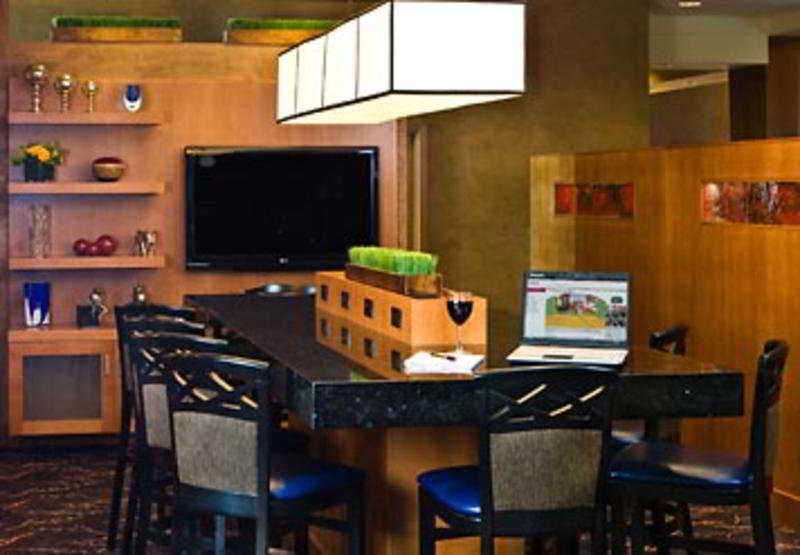Courtyard By Marriott Boston Logan Airport Exterior foto