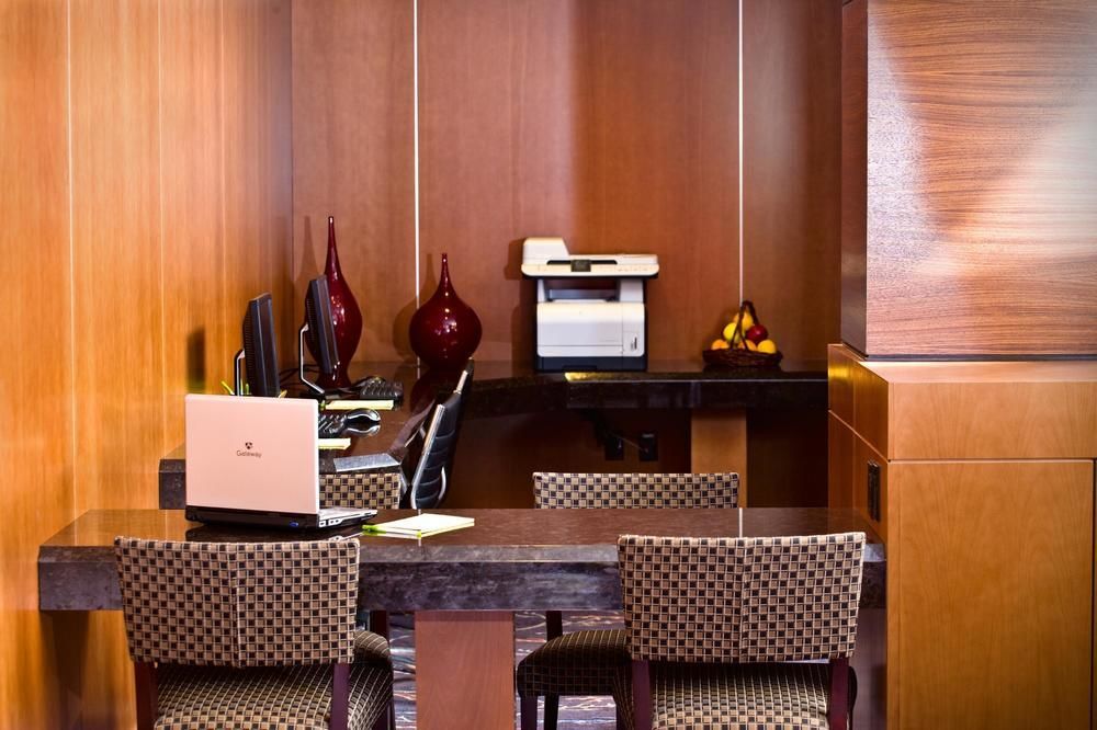 Courtyard By Marriott Boston Logan Airport Facilidades foto