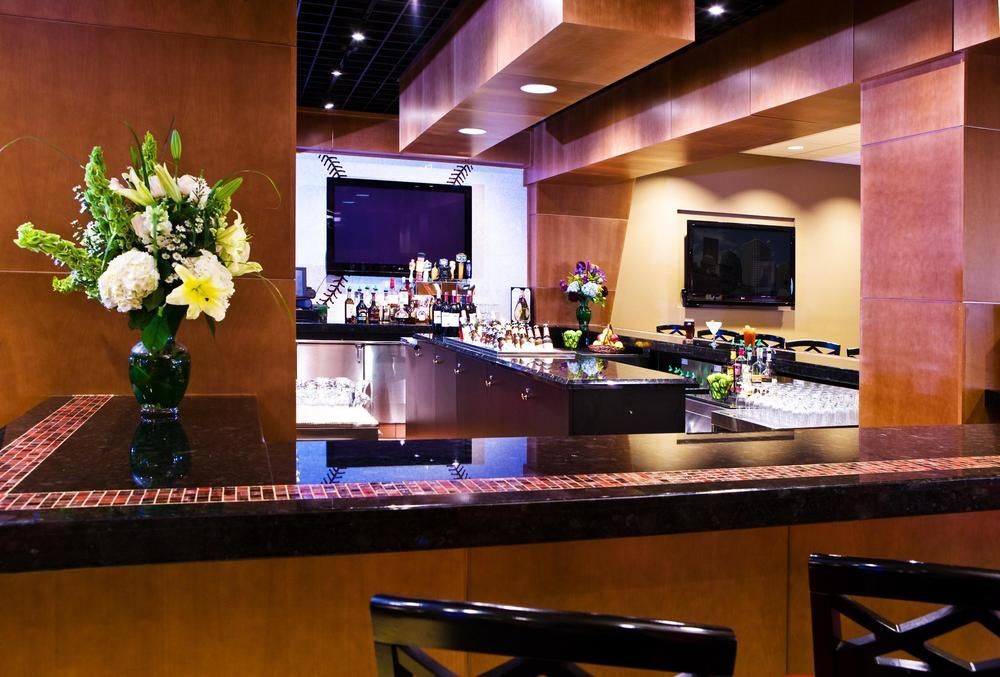 Courtyard By Marriott Boston Logan Airport Exterior foto