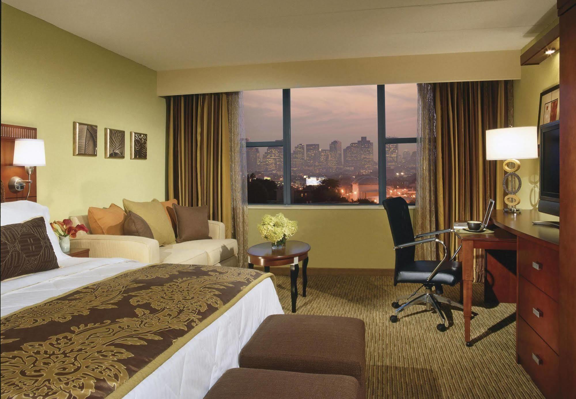 Courtyard By Marriott Boston Logan Airport Exterior foto