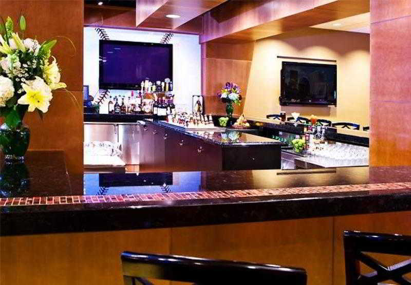 Courtyard By Marriott Boston Logan Airport Exterior foto