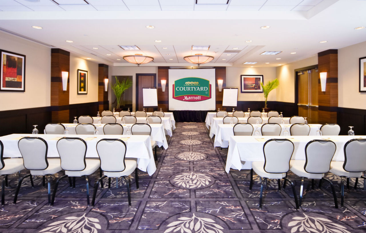 Courtyard By Marriott Boston Logan Airport Exterior foto